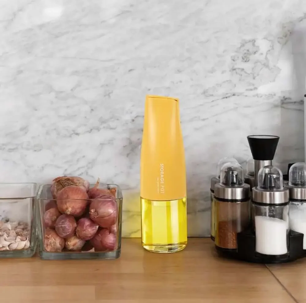 Glass Oil Dispenser 17 oz Capacity Glass with Automatic Flip Lid Non-Leak